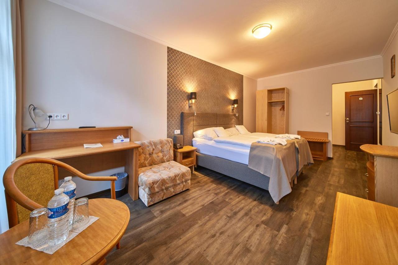 Hotel Adam Trutnov Eksteriør bilde