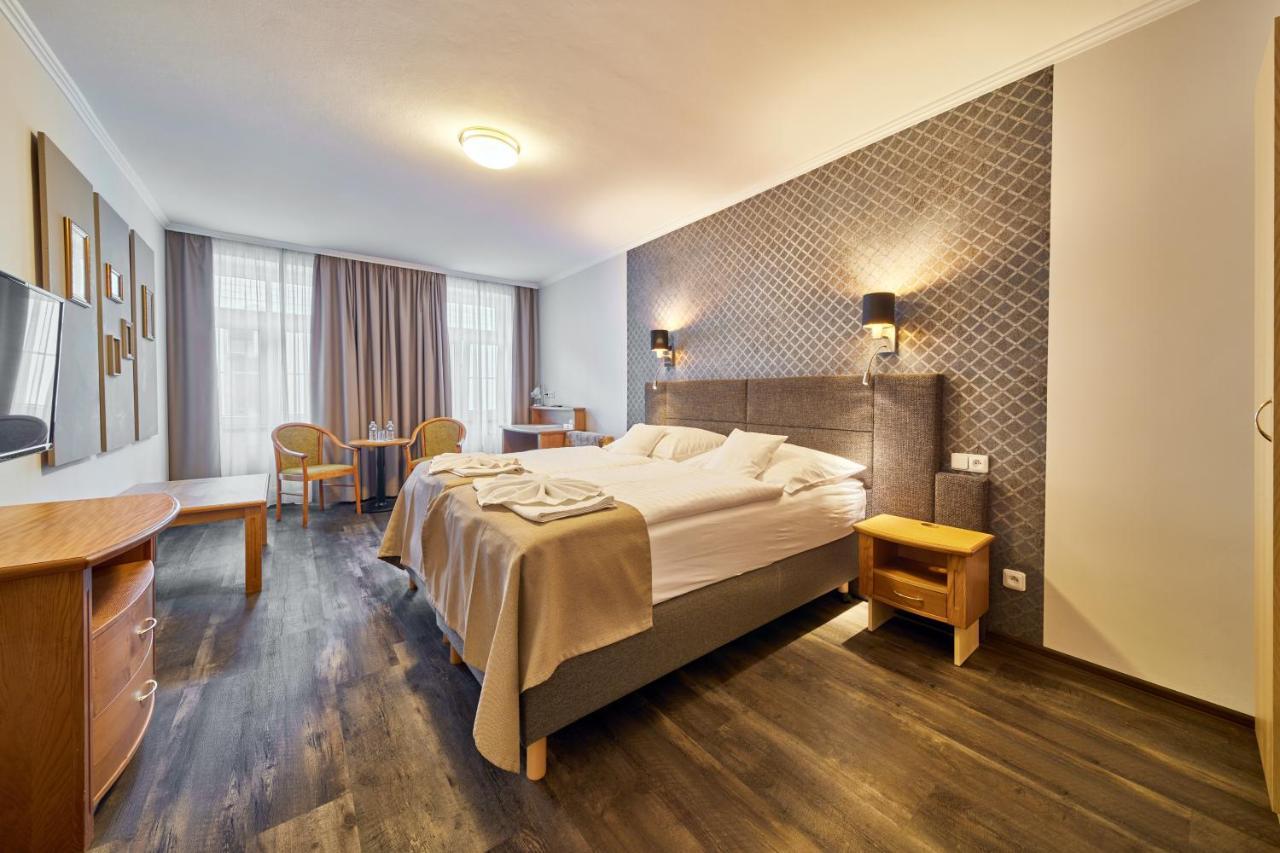 Hotel Adam Trutnov Eksteriør bilde